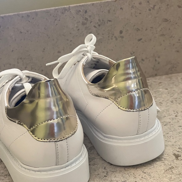 GEOX Respiro Thymar Women’s White Sneakers with Gold Details Size 10.5 NWT - Picture 6 of 13